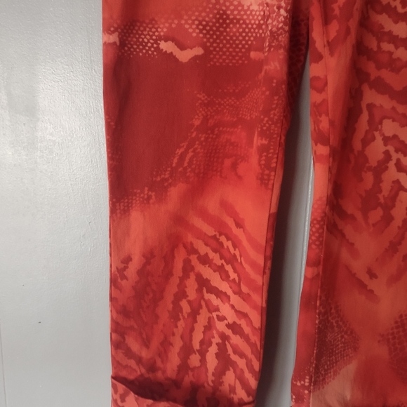 FREE w/ Bundle VN Votre Nom Jeans Red Patterned Cuff Bottomed Jean Capris 40 - Picture 5 of 14